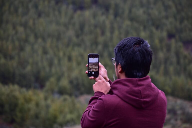Adventure Smartphone Photography Tips: The Ultimate Guide for Travelers