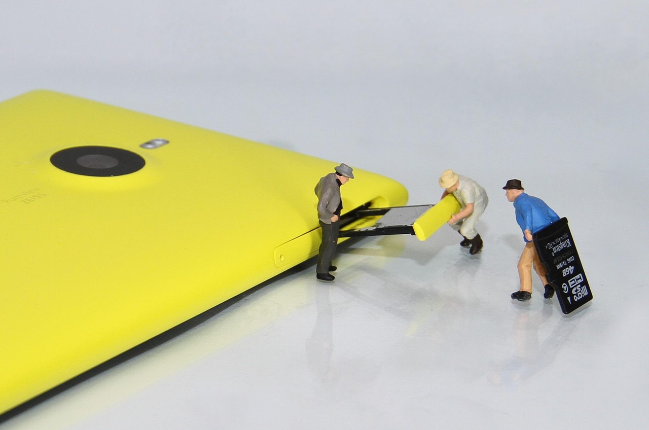 mobile, sd-card, miniature figures, smartphone, storage, assembly, repair, cleaning, slot, micro, sd card, iphone, nokia
