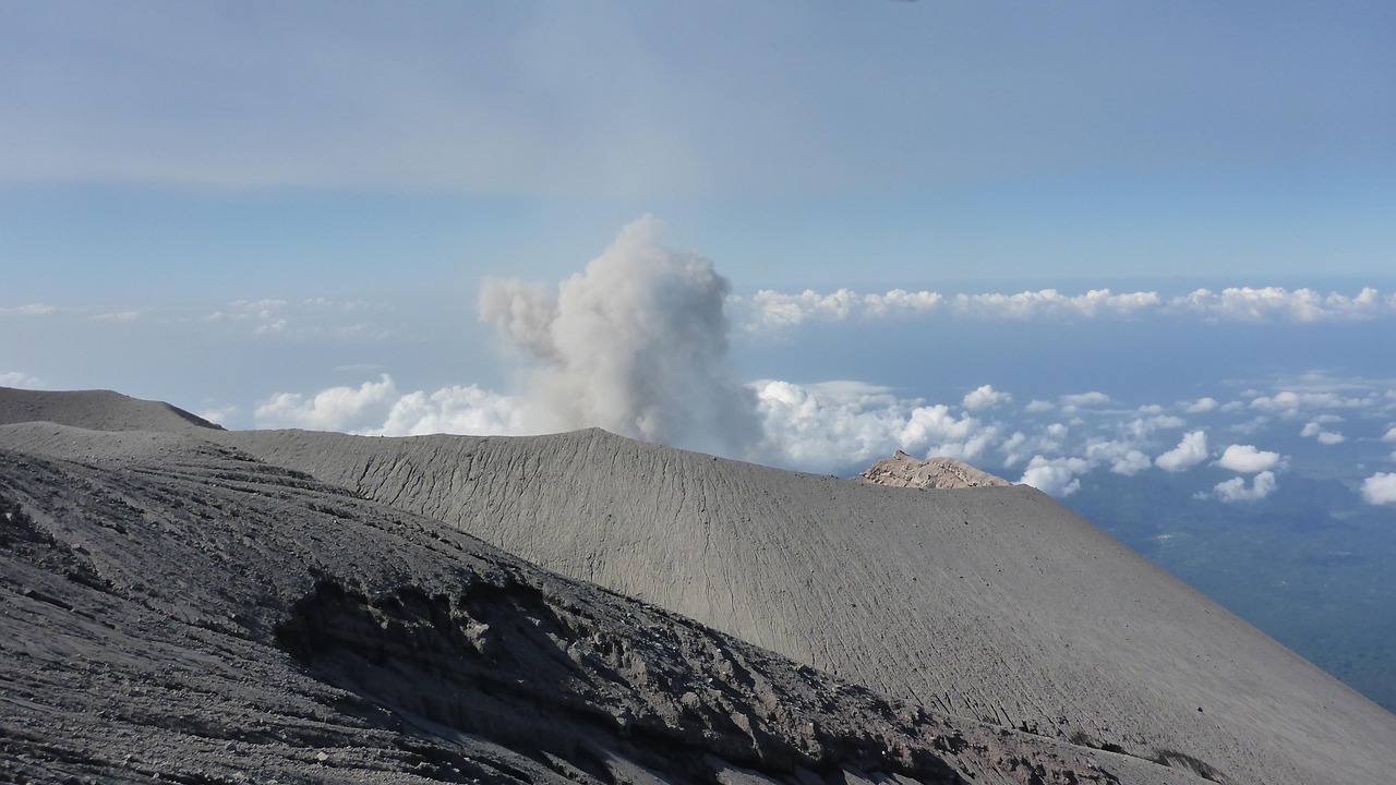 semeru, mountain, travelling, indonesia, java, mount, volcano, landscape, nature, asia, sky, adventure, park, eruption,