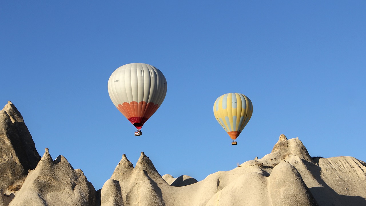 hot air balloons, cappadocia, ballooning, turkey, air, adventure, travel, valley, landscape, nature, flight, mountain, e