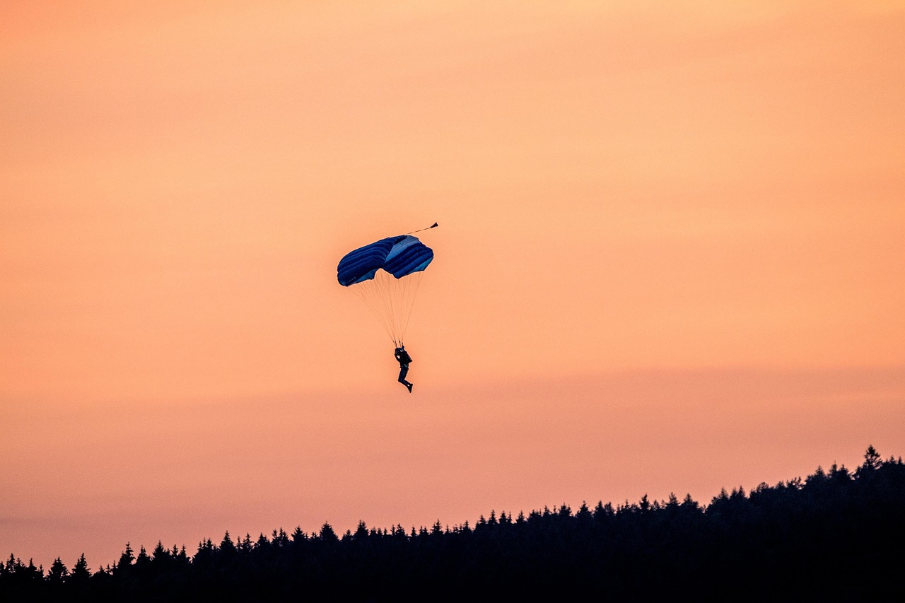 skydiver, parachute, skydiving, heaven, clouds, leap, danger, heights, parachutes, nature, fall, leisure time